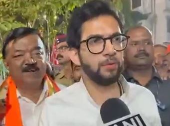 विपक्ष के ‘दबाव’ के आगे झुकी सरकार: आदित्य ठाकरे ने हिंदी को लेकर सरकारी आदेश रद्द किए जाने पर कहा
